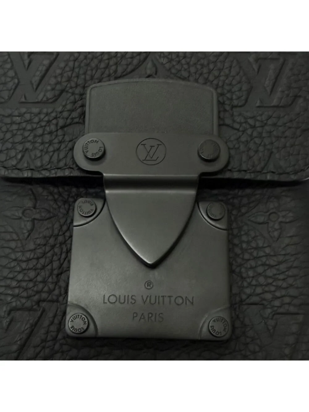 Louis Vuitton S Lock Vertical Wearable Wallet Leather Taurillon Monogram Black